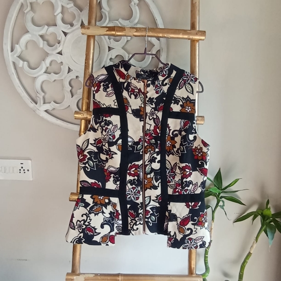 💖💖💖 Cue Australia Peplum Zipped Top - Picture 9 of 12